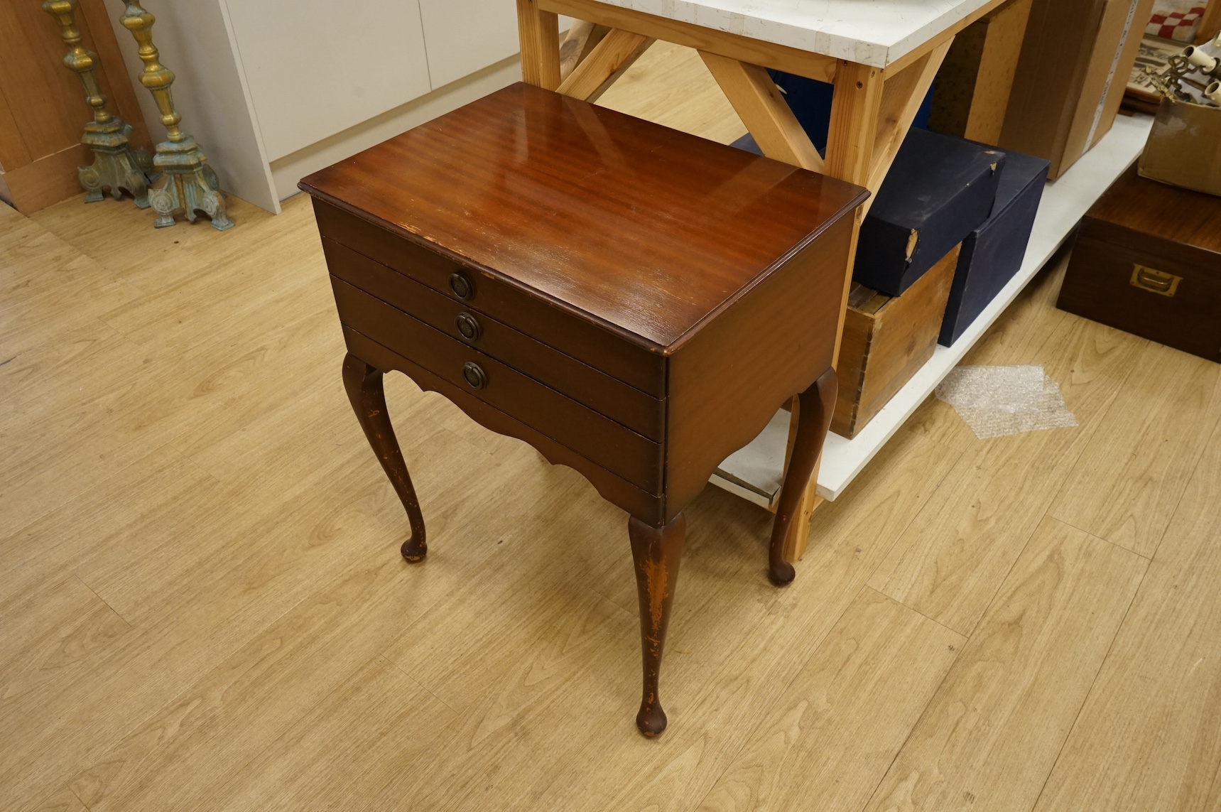 A mahogany canteen containing an Elkingtons suite of plated cutlery. 59cm wide x 42cm deep x 62cm high. Condition - table scratched cutlery good